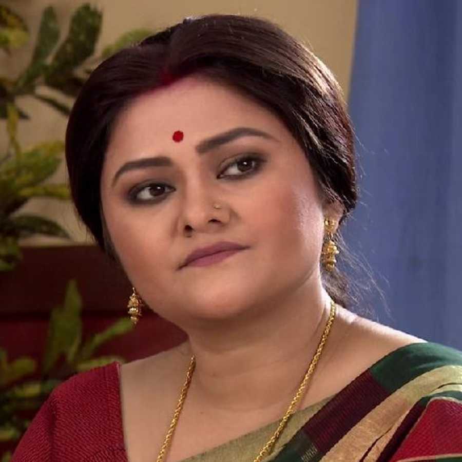 Actress Koneenica Banerjee is very upset with Kolkata Airport authorities dgtl