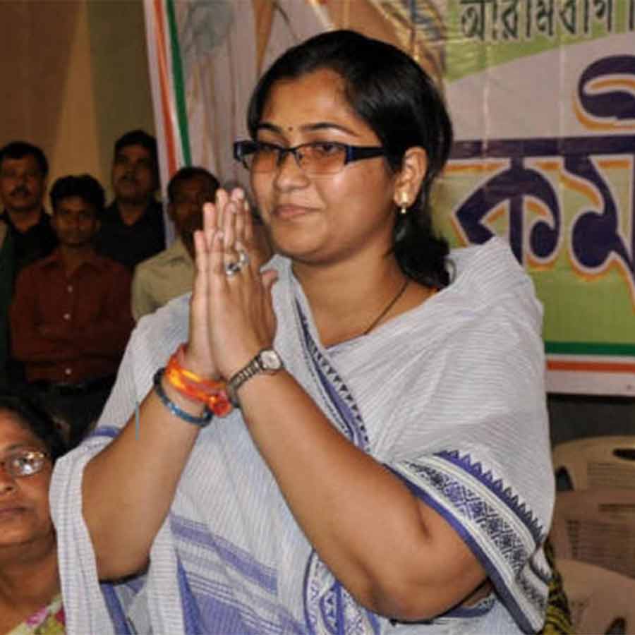 Husband and wife was found guilty of insulting the former Arambagh MP by using 'unspeakable' language based on caste! dgtld