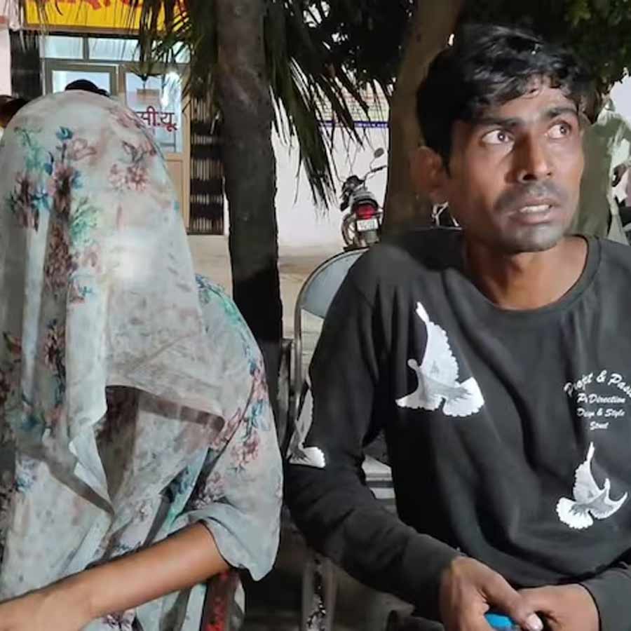 Man punishes wife after catching her red handed with lover in Uttar Pradesh