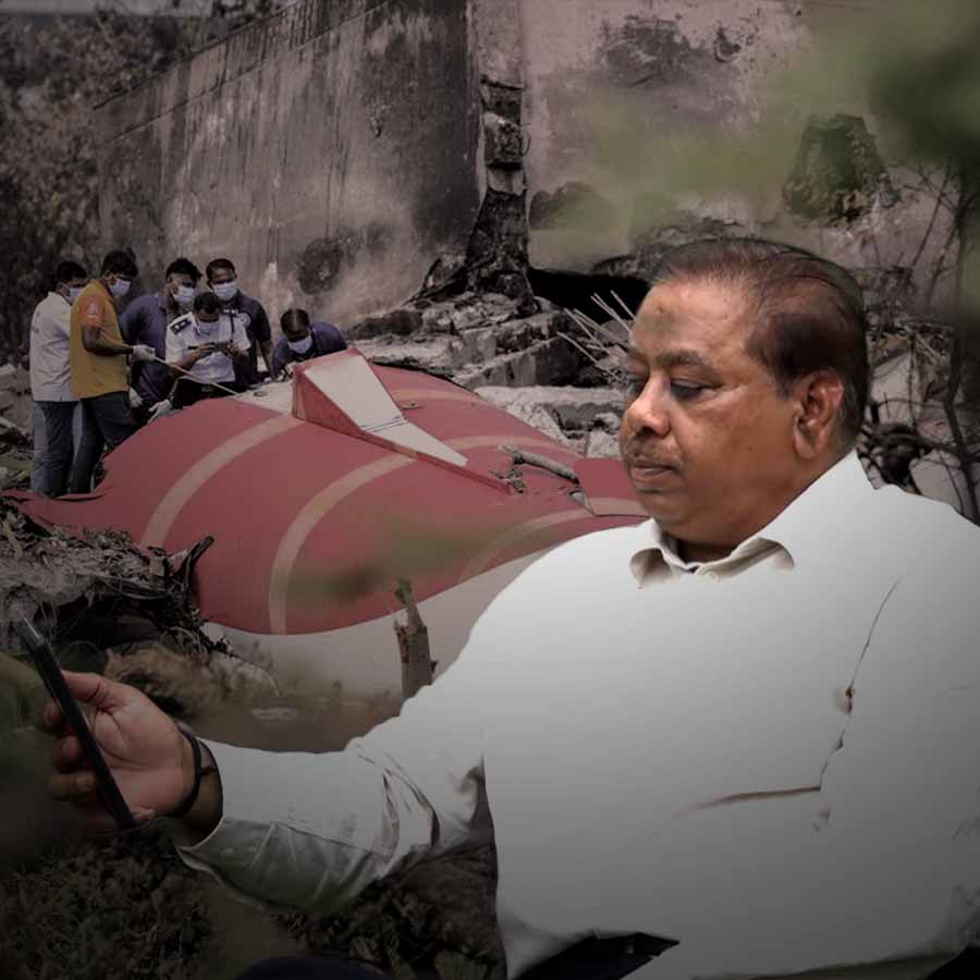 Meghani Nagar locals tried to rescue the plane crash victims dgtl