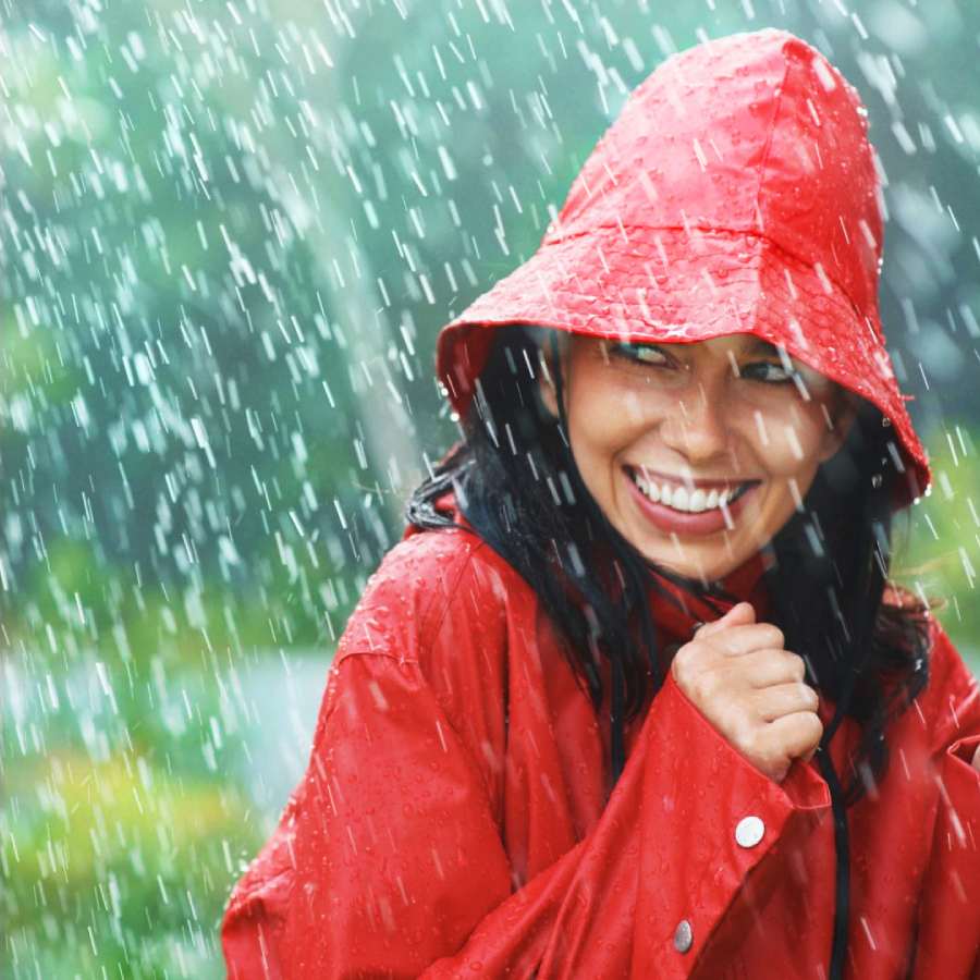 essentials to carry if you are planning a day trip in monsoon dgtl