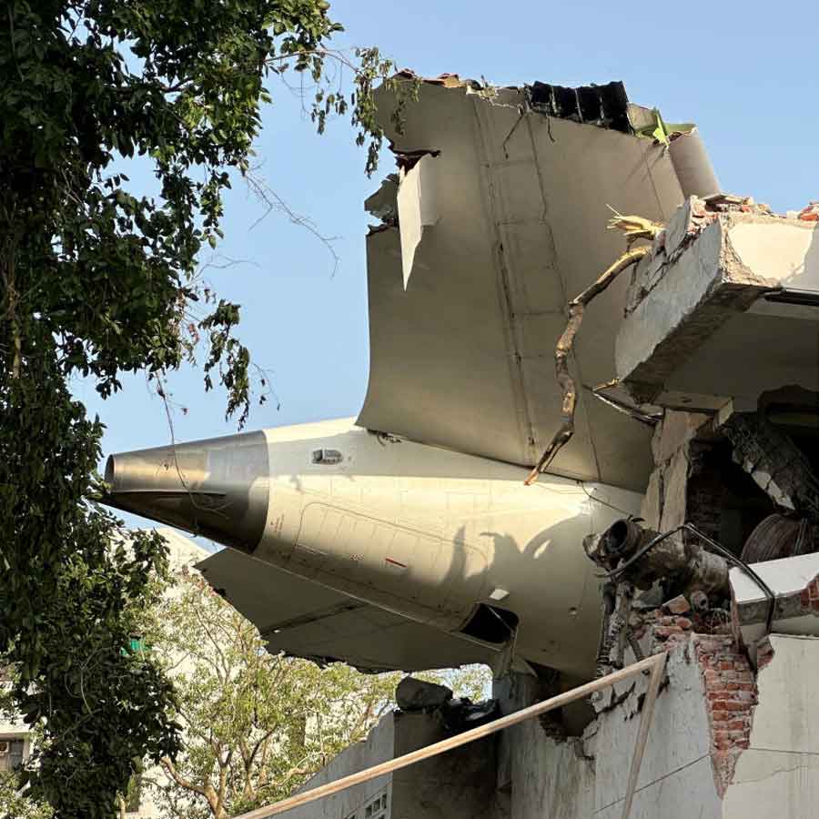 275 People died in air India plane crash in ahmedabad on 12th june says gujrat health department dgtl
