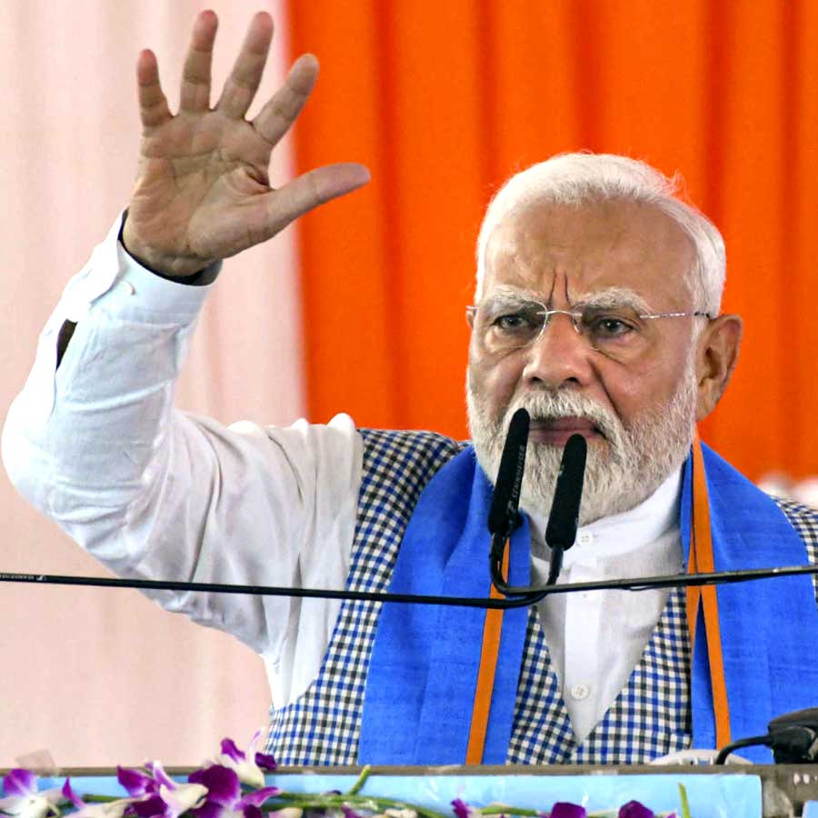 PM Narendra Modi urges Iranian President to de-escalate tensions