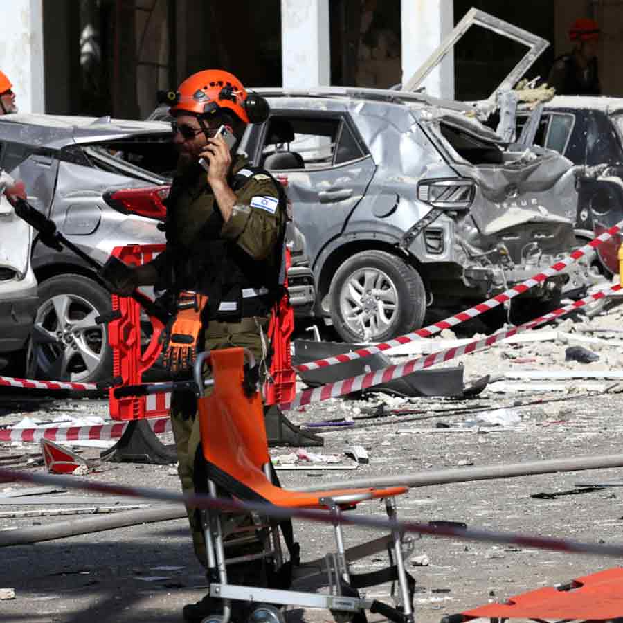 Iran hits Israel spy agency Mossad headquarter with undetectable missile, is considered a big setback for Tel Aviv