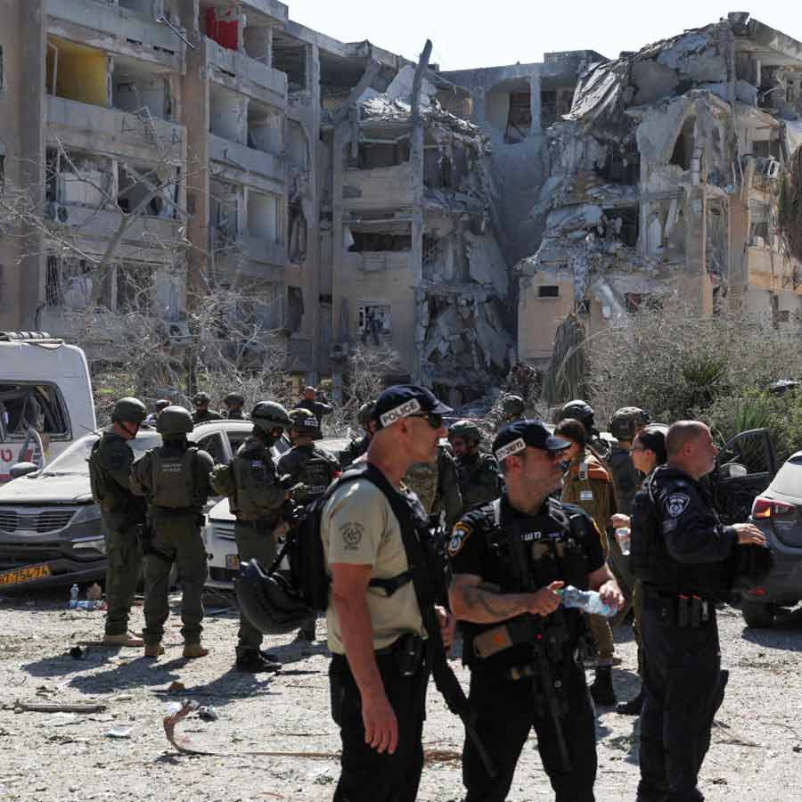 Iran hits Israel spy agency Mossad headquarter with undetectable missile, is considered a big setback for Tel Aviv