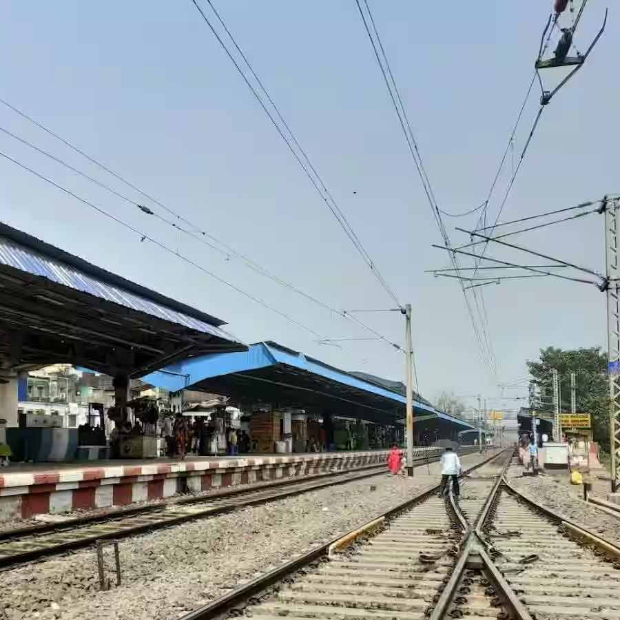 Regualtion of few train for maintenancs work over Sealdah division