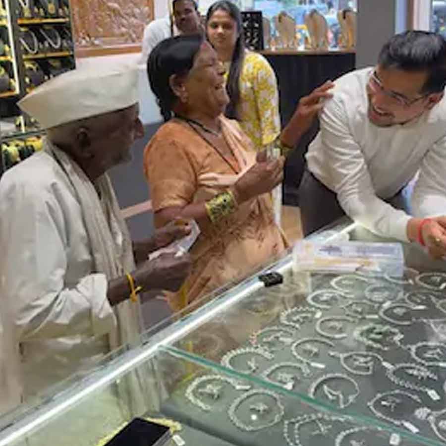 Why he gave Mangalsutra worth of 30K to mere rupees 20 to elderly couple, Maharashtra Jeweller explains that dgtl