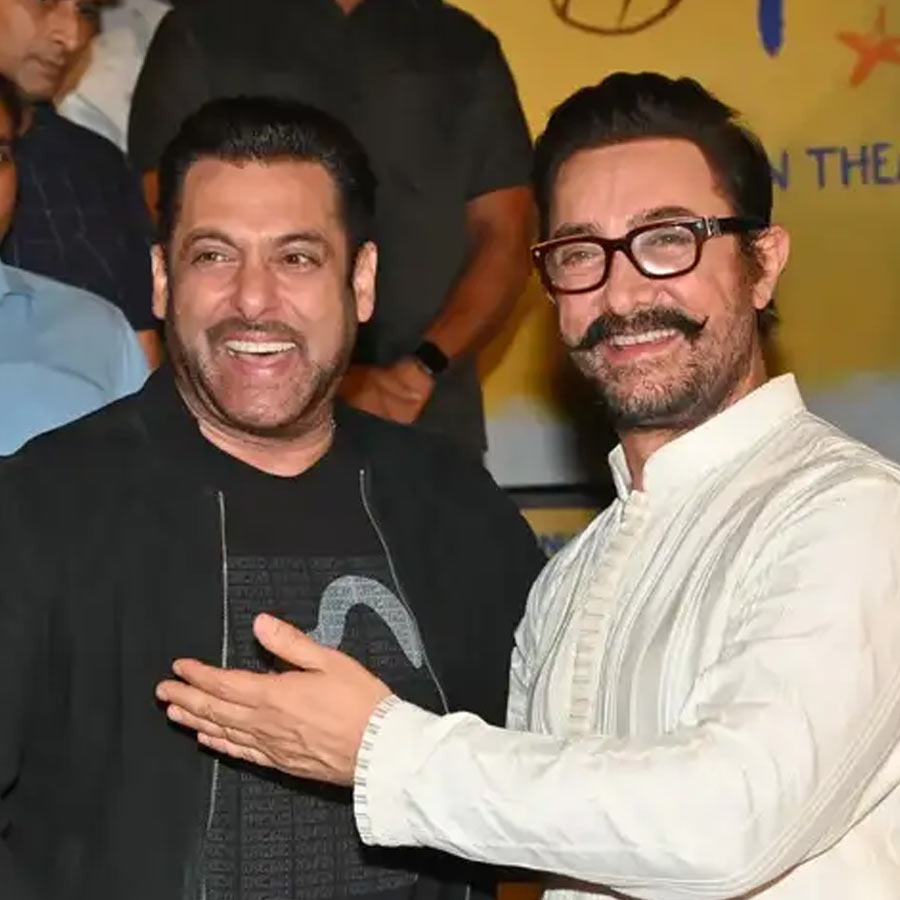 Salman Khan guard pushes junaid khan At Sitaare Zameen par movie premier dgtl