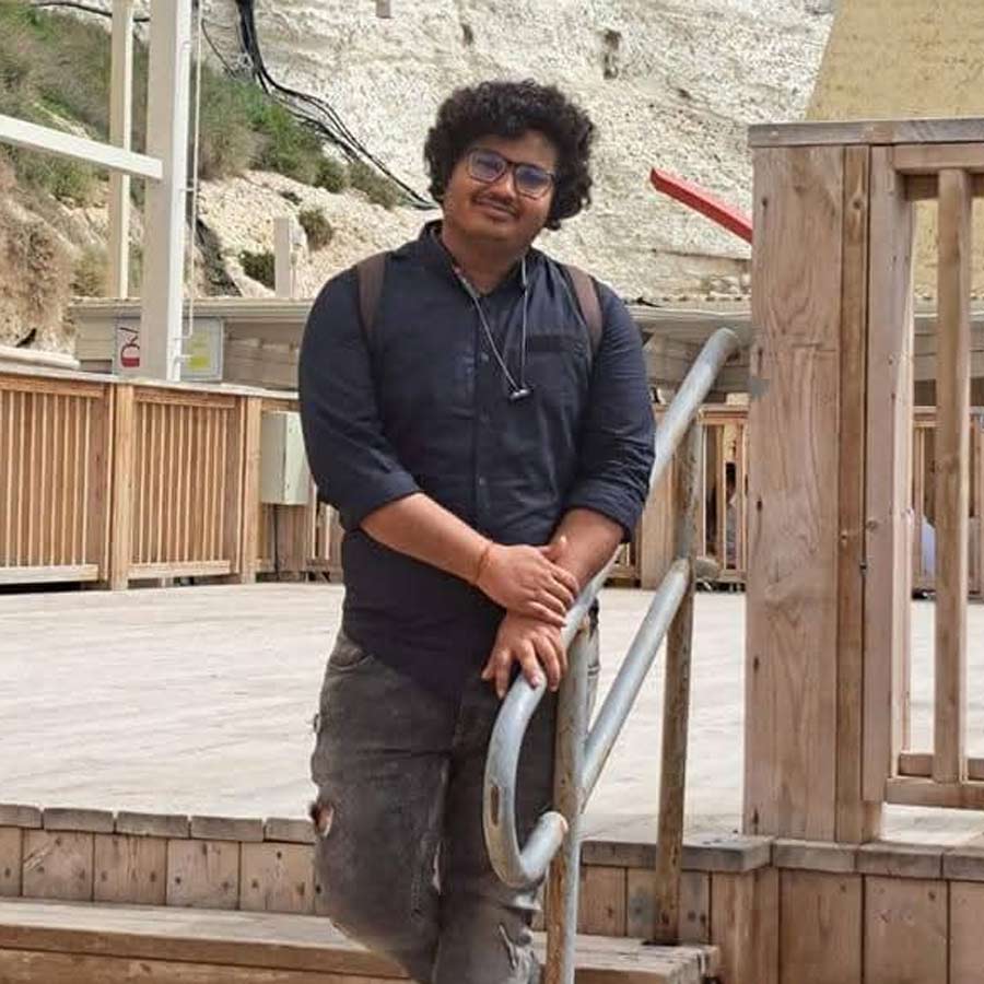 Aniruddha Bera who is trapped in Israel, trying to return soon in Midnapore dgtld