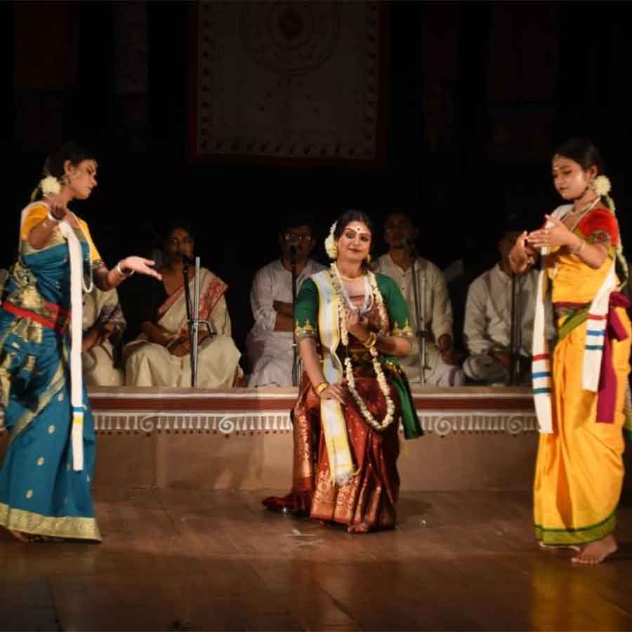 A cultural programme organized to pay tribute to Sailajaranjan Majumdar