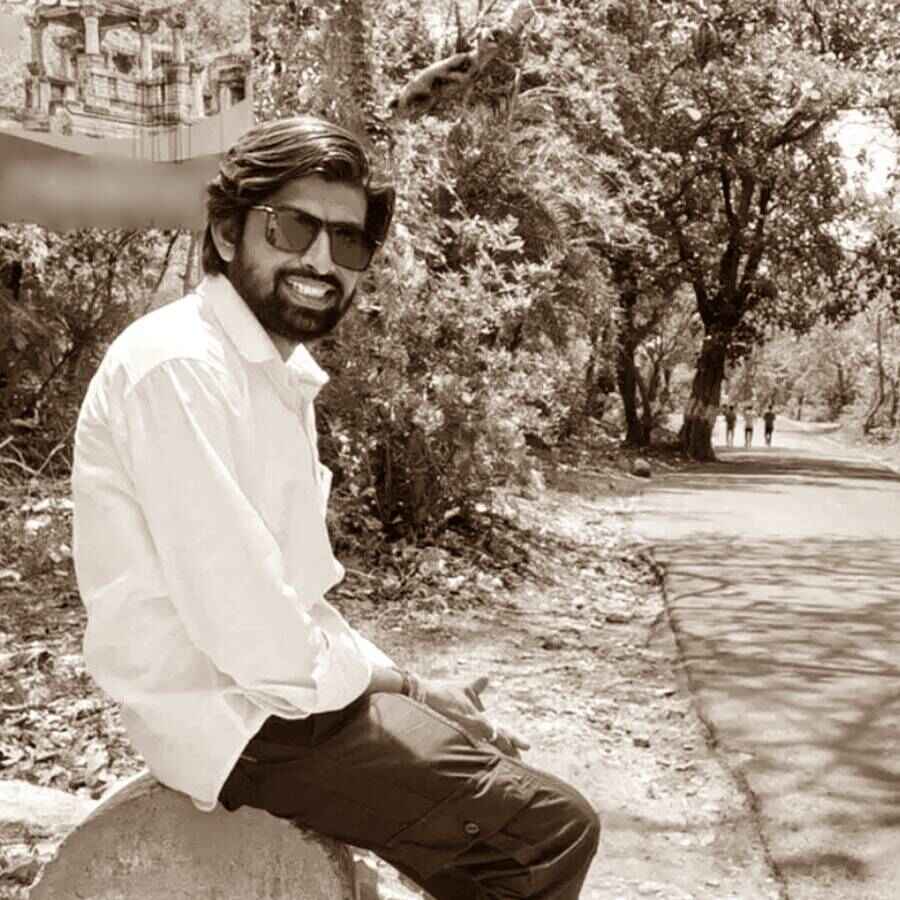 Filmmaker Mahesh Jirawala Death Confirmed In Ahmedabad Plane Crash dgtl