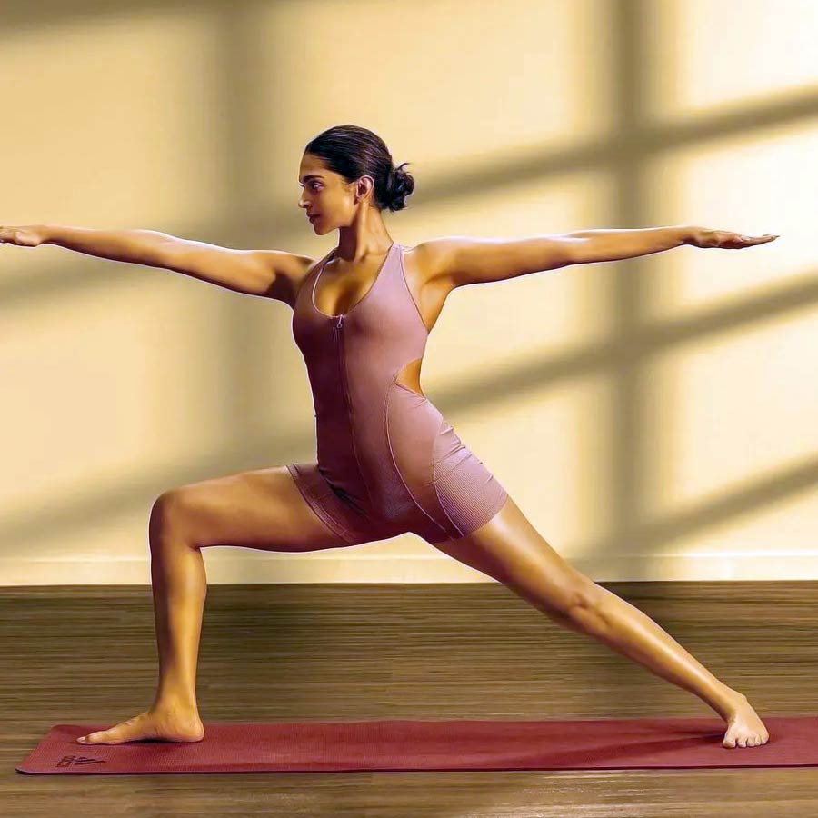 দীপিকা পাড়ুকোনের যোগাভ্যাস।