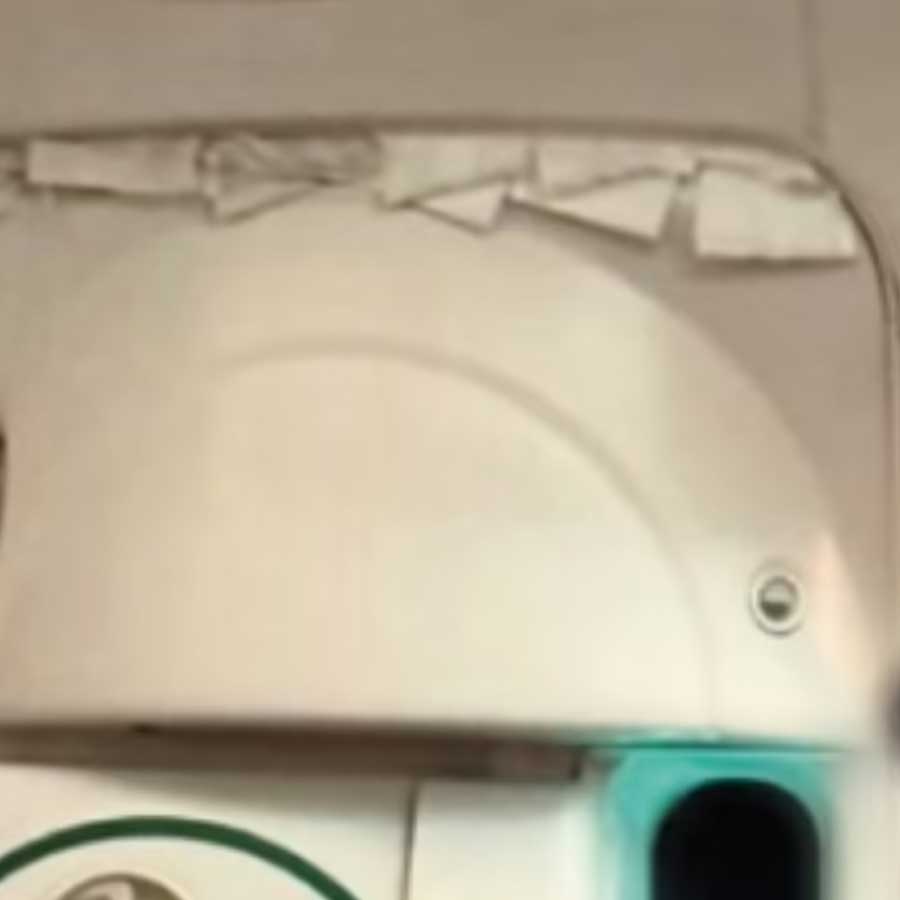 Air India\\\\\\\'s international flight faces problem after door hissing sounds in mid-air