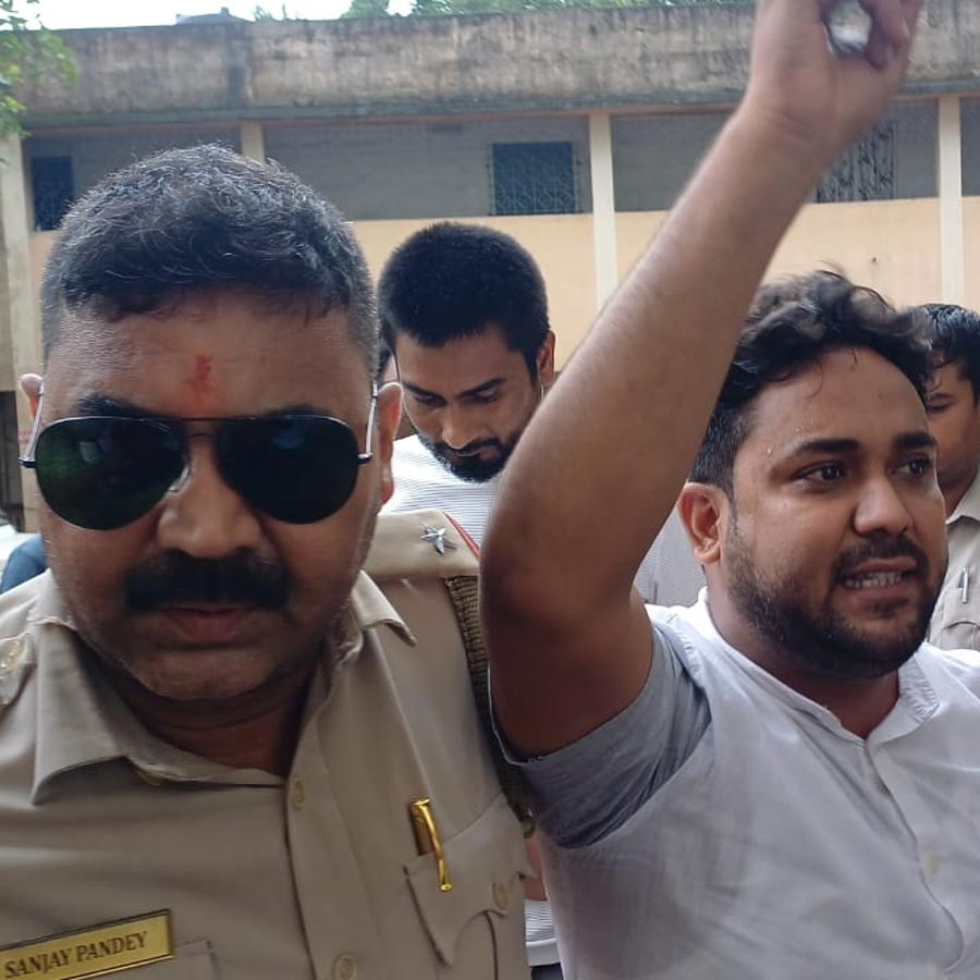 MIM leader arrested under allegations of making fake notes in Asansol dgtld