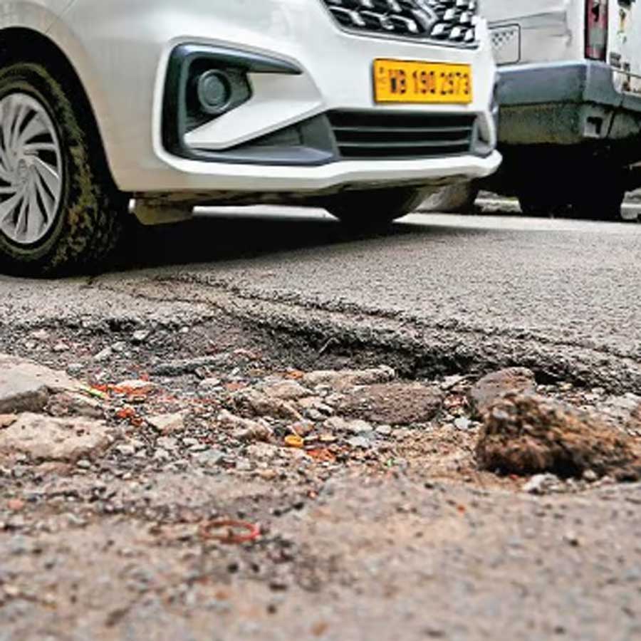 Lalbazar alerts KMC regarding poor condition of roads