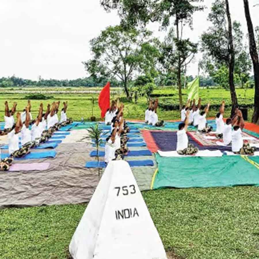 foreigner residents of a Home participated in Yoga day