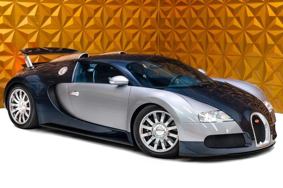 বুগেটির ভেরন মডেলের একটি গাড়ি। 