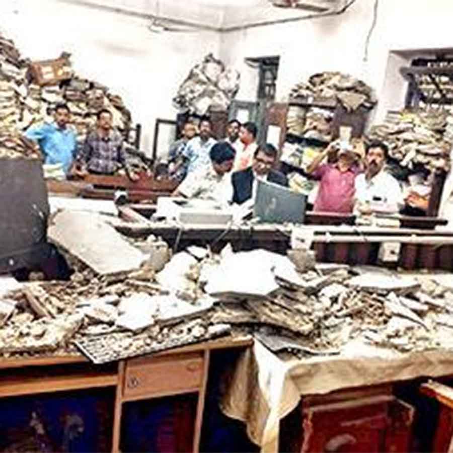 Poor condition of Alipore District and Session Court building