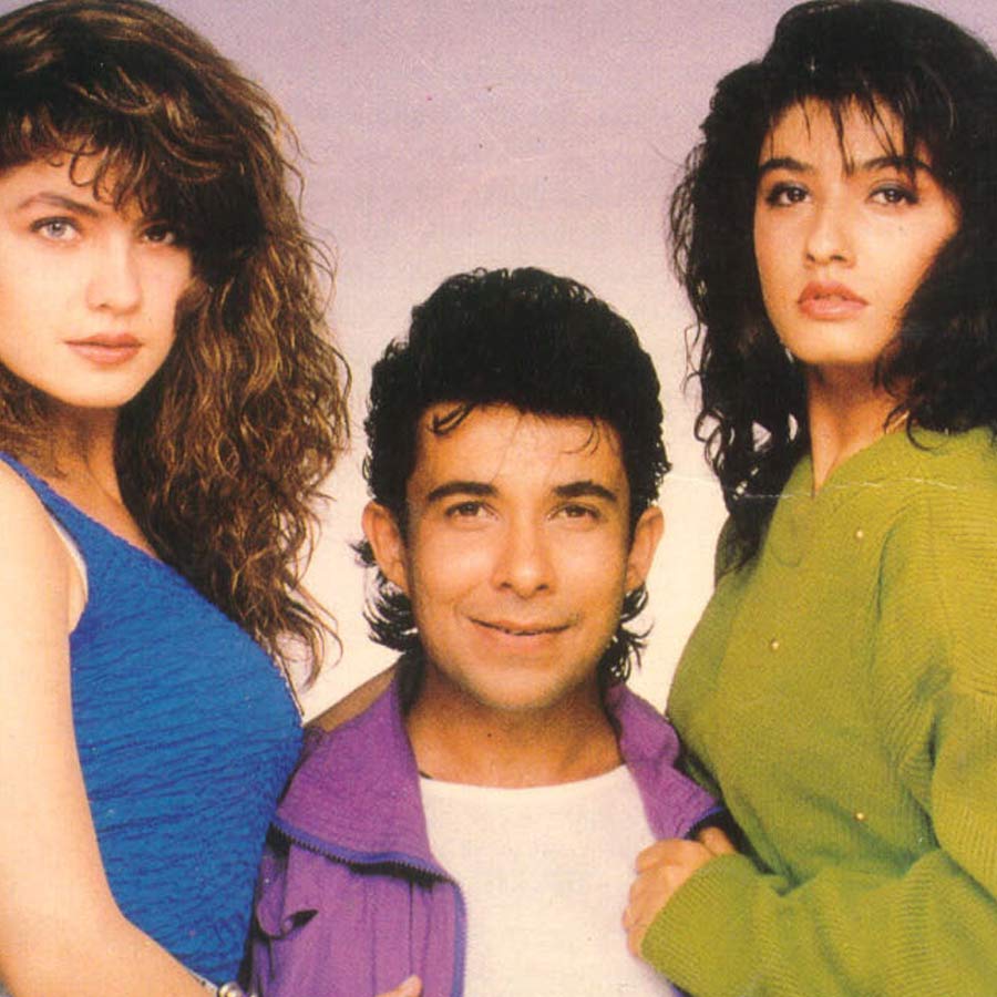 Deepak Tijori with Pooja Bhatt and Raveena Tandon in Pehla Nasha movie poster