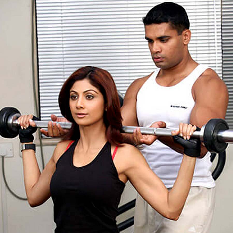 Ot va boyinboglarning fotosuratlari Eshli Lourens porno qiladimi?