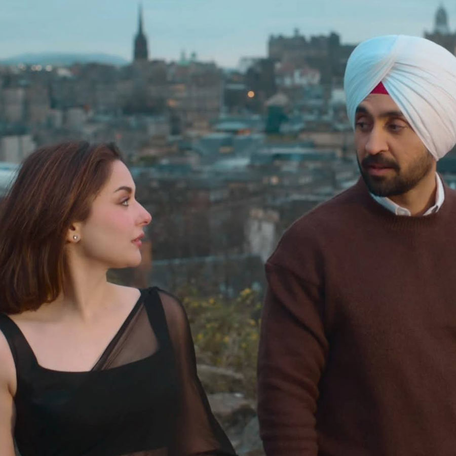 Hania Aamir with Diljit Dosanjh