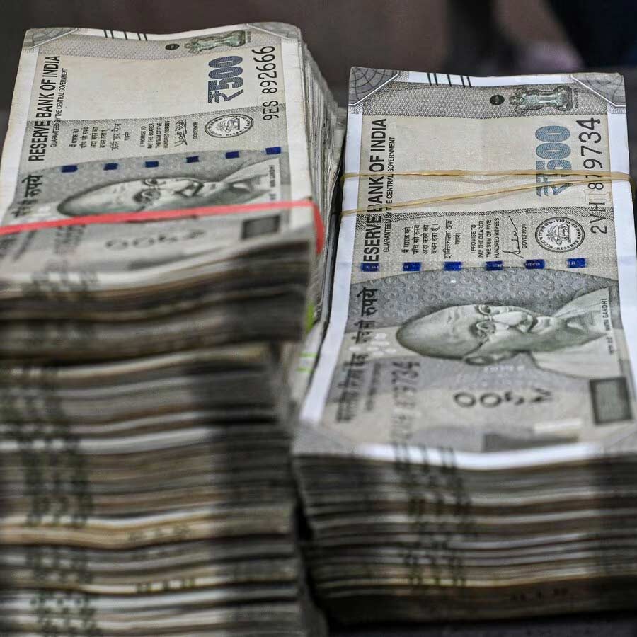 Indians live in UAE and Saudi Arabia sending money to their home after US entry in Iran-Israel war