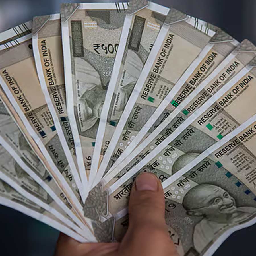 Indians live in UAE and Saudi Arabia sending money to their home after US entry in Iran-Israel war