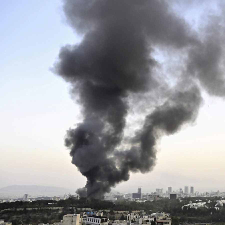 Israel Bombs strikes Iran\\\\\\\\\\\\\\\'s Fordow nuclear site day after US attack