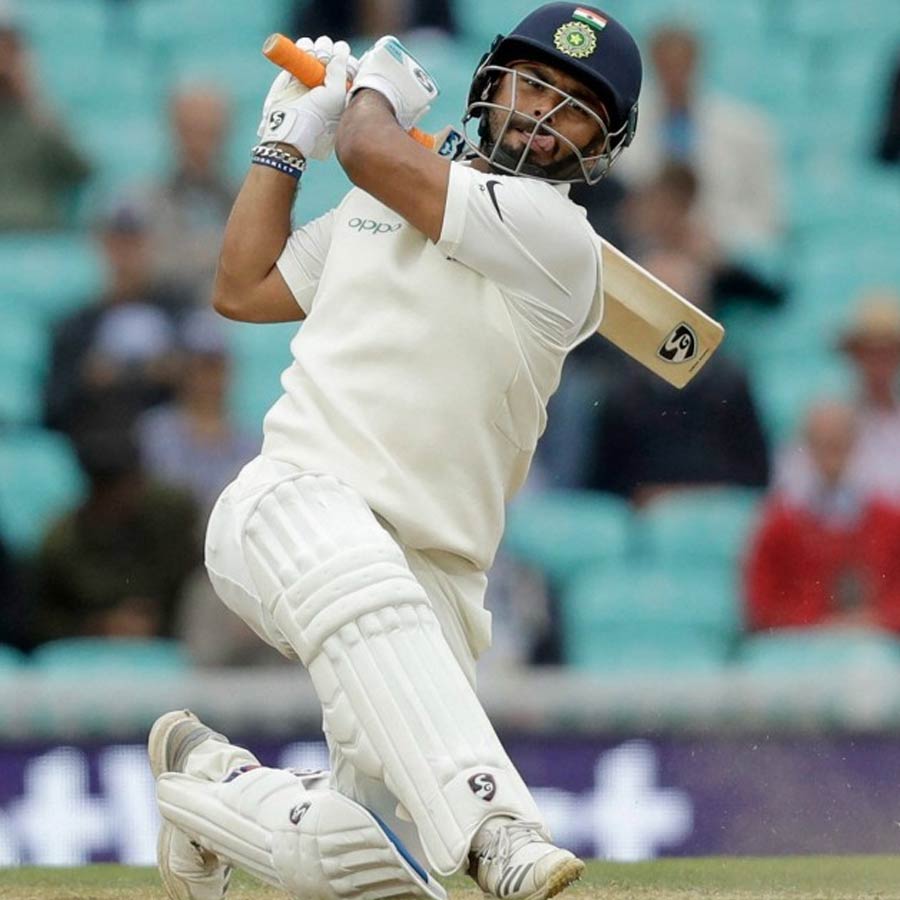 Statistical comparison between Mahendra Singh Dhoni and Rishabh Pant