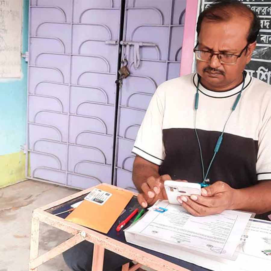 Only teachers will be given the responsibility of booth level officers dgtl