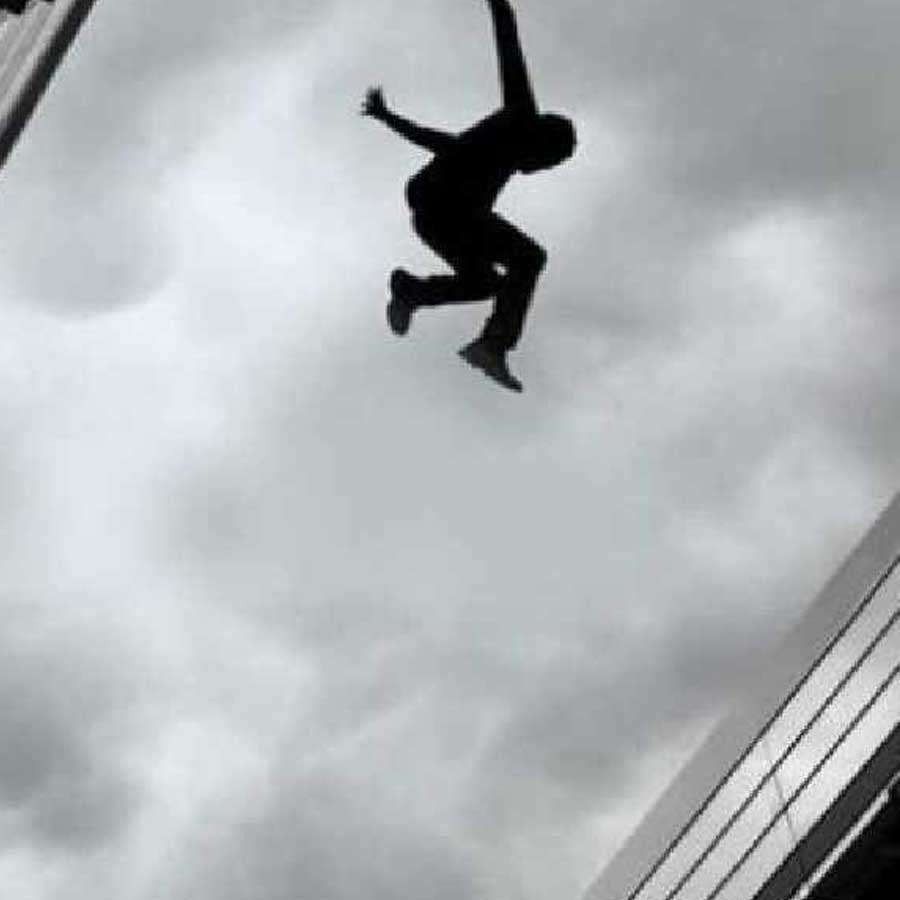 Death of a college girl fell from rooftop of high storey building in Kolkata