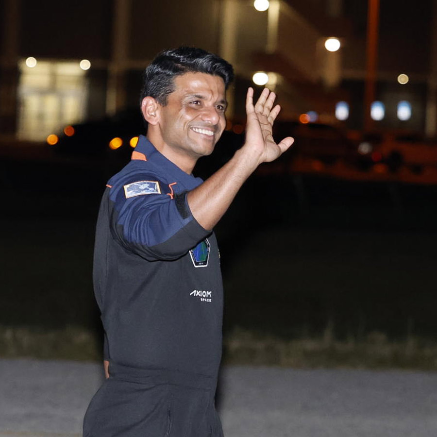 Astronaut Shubhanshu Shukla gives family cosmic tour via video call
