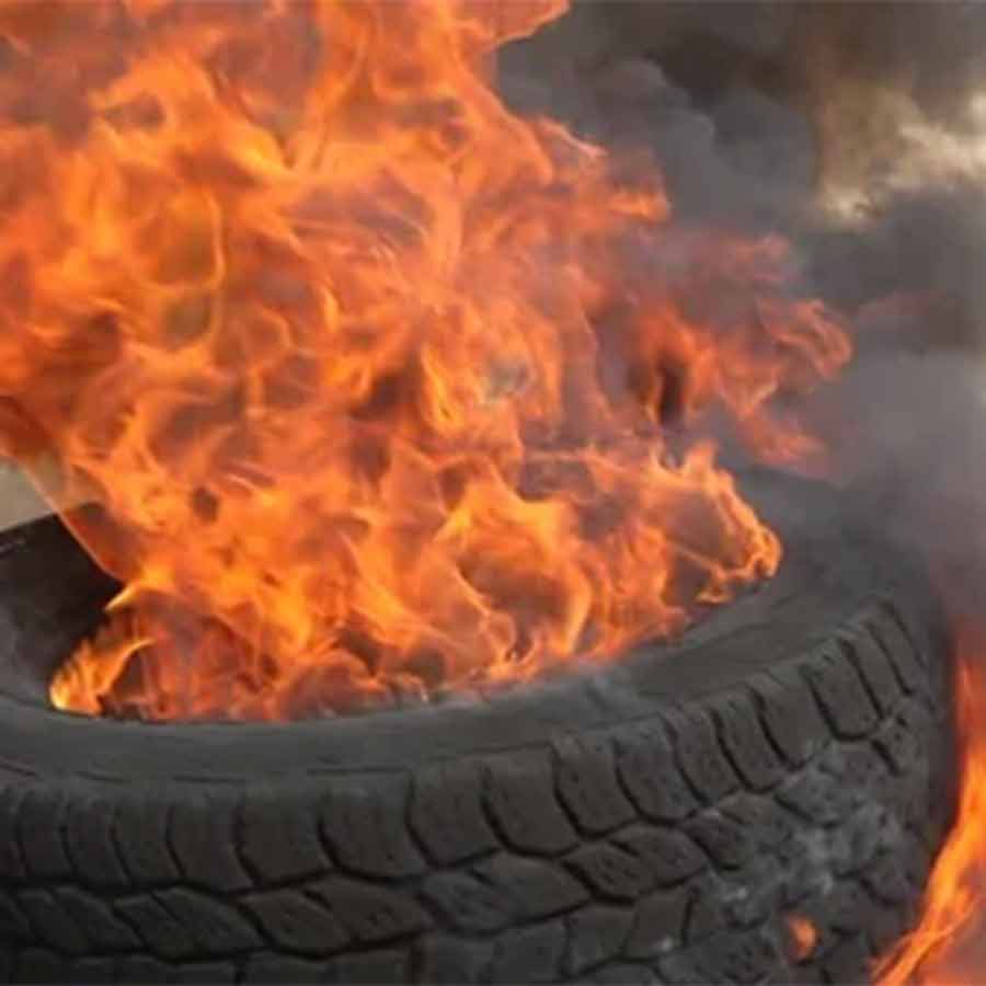 Protest in Maheshtala by burning tires demanding road repairs