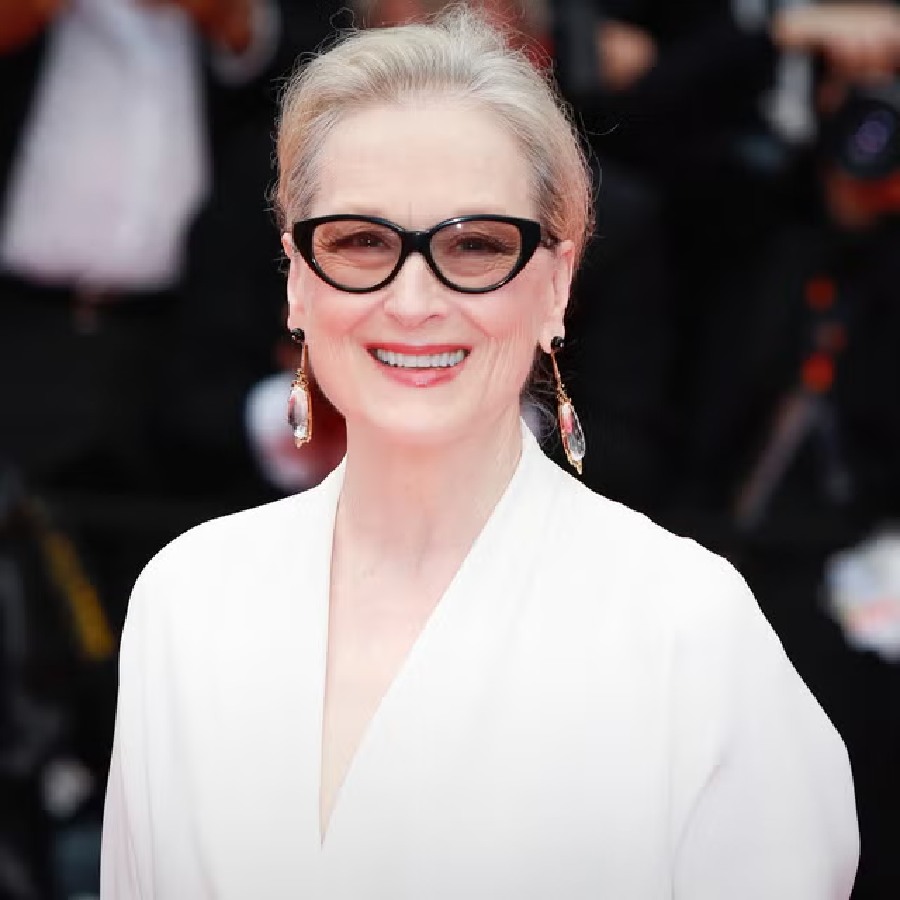 Reasons You Shouldn’t Touch Your Face like Meryl Streep to get your skin glow dgtl