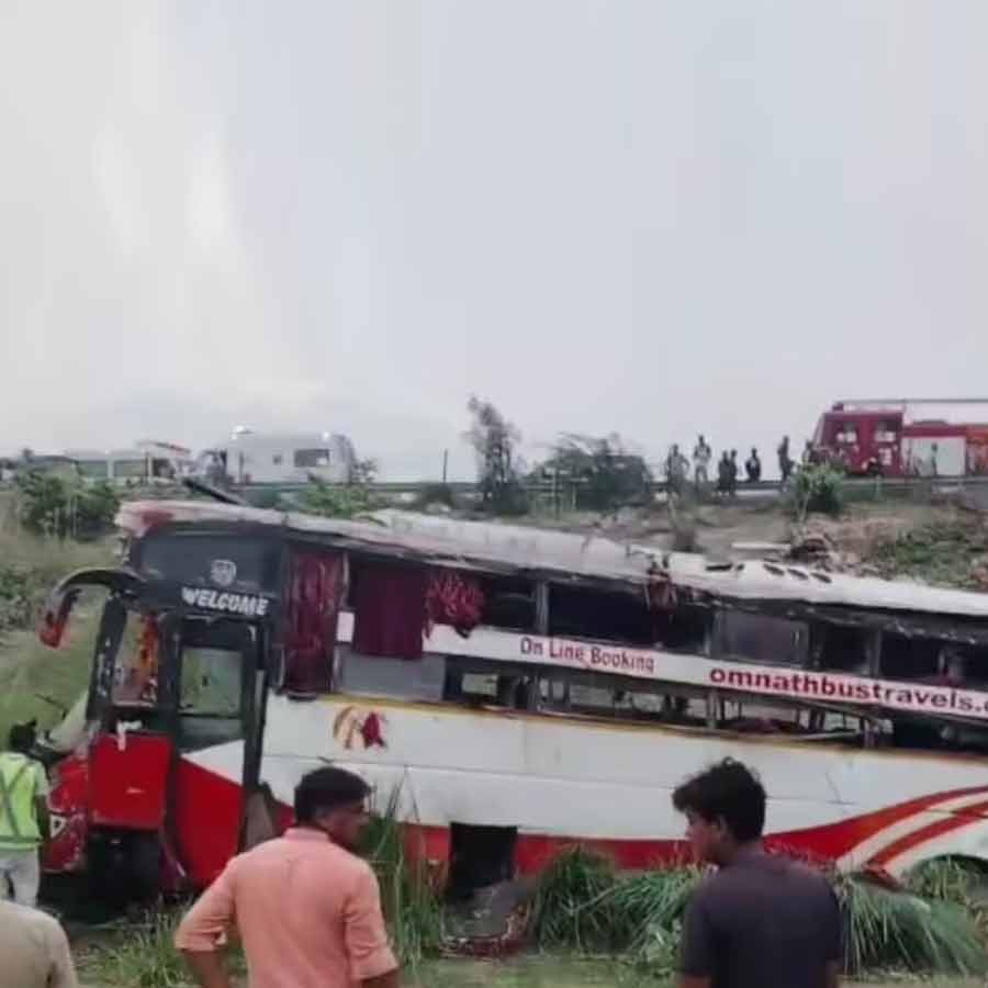 Bus accident in Uttar Pradesh, many injured dgtl