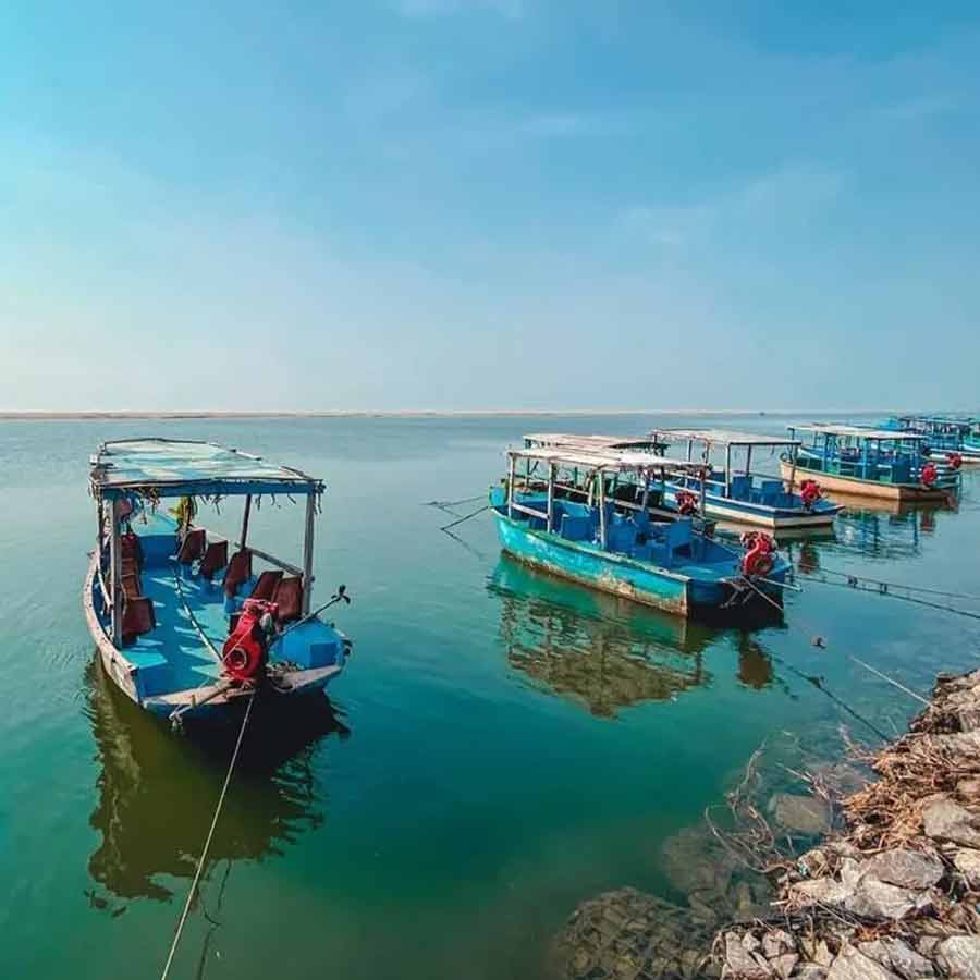 ঘুরে নিতে পারেন রামচণ্ডী সৈকত। সেখানে জলক্রীড়ার সুযোগ রয়েছে।