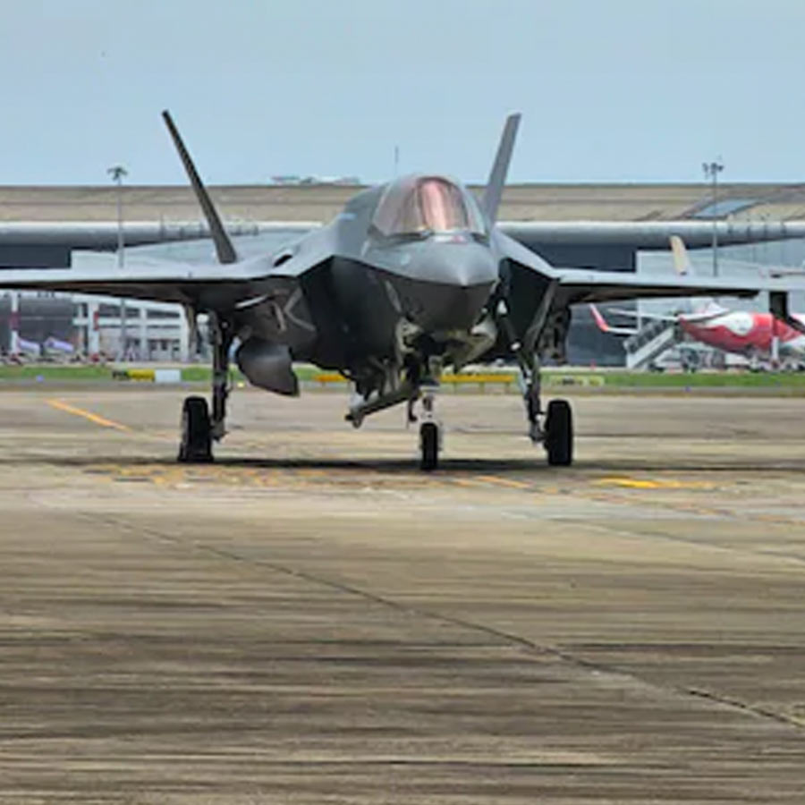 British Royal Navy stealth fighter jet F-35B mysteriously stranded in Kerala for more than 10 days, know the reasons