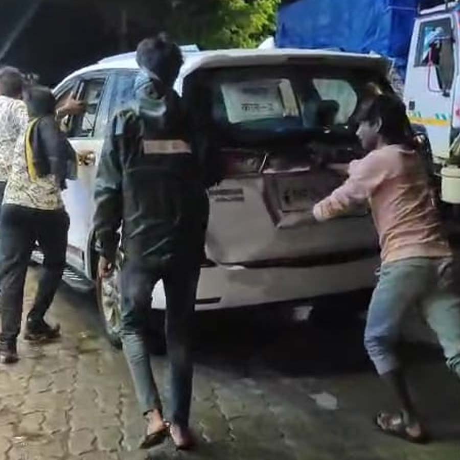 Contaminated Diesel Cripples MP Chief Minister Mohan Jadav's Convoy: 19 Vehicles Break Down Due to Water-Mixed Fuel dgtl