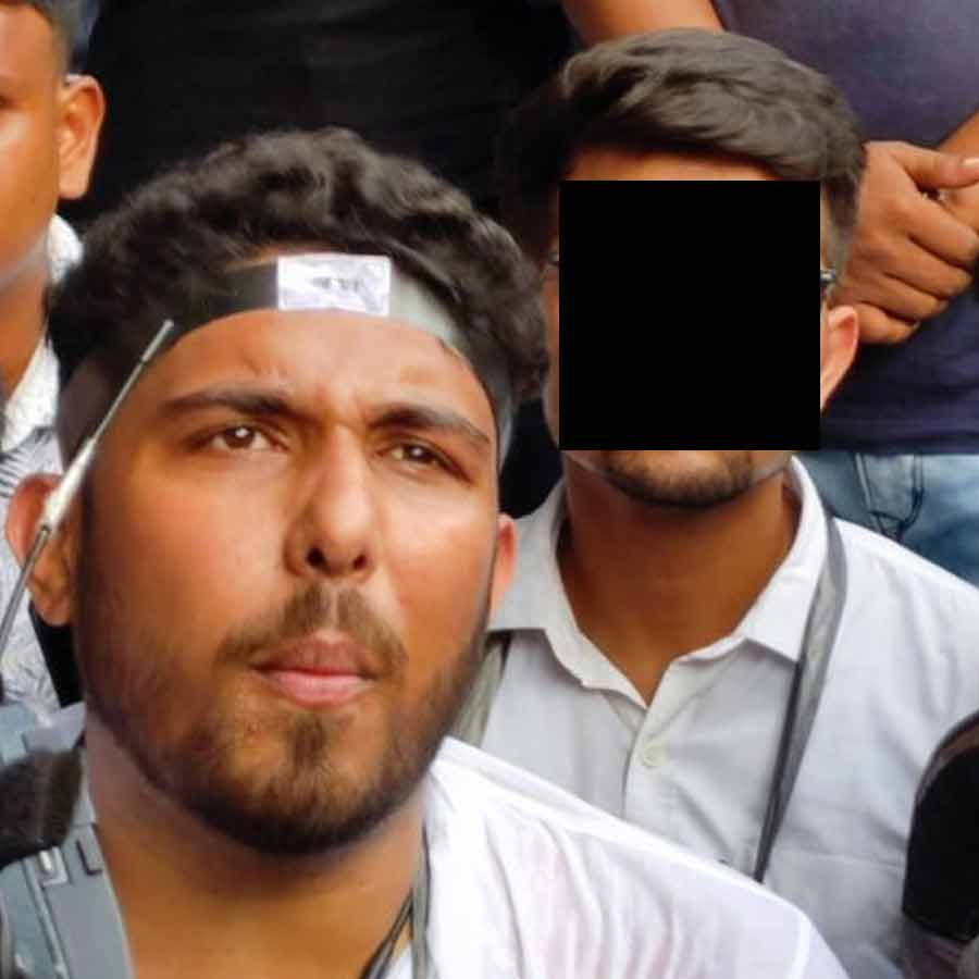 তৃণাঙ্কুর ভট্টাচার্যের সঙ্গে অভিযুক্তের ছবি প্রকাশ্যে। 