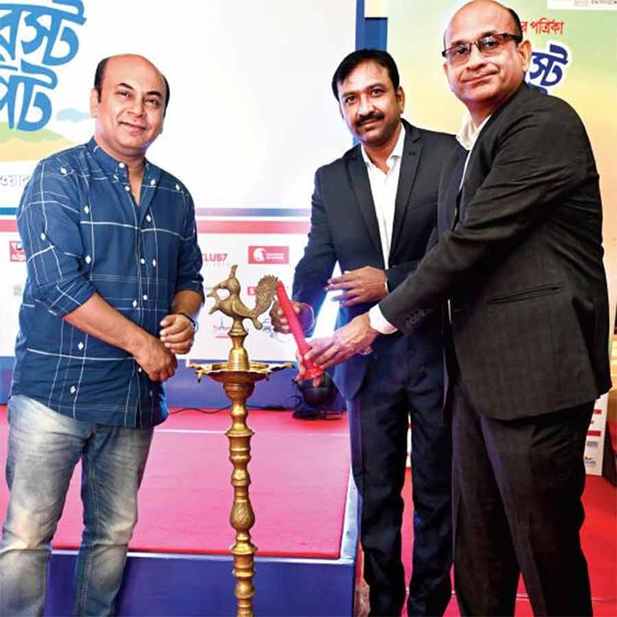 The tourism fair 'Anandabazar Patrika Tourist Spot 2025' began on Friday