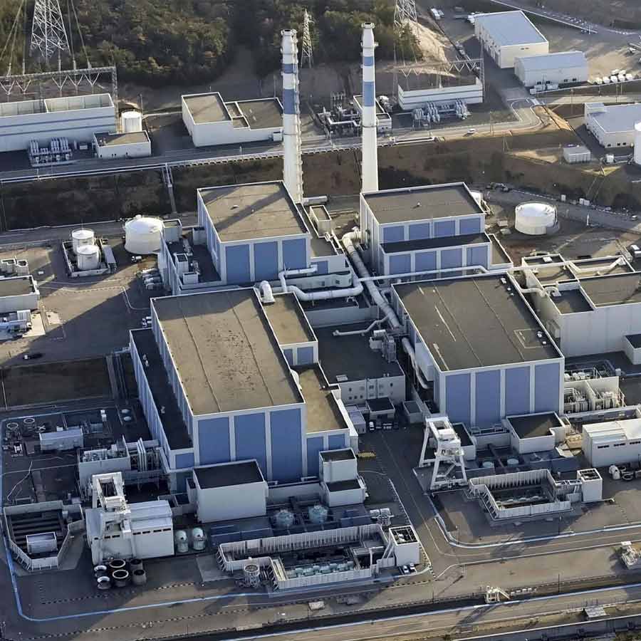 স্থানীয়দের অনেকেই জানিয়েছেন যে, নাওউকি যে পারমাণবিক কেন্দ্রে কর্মরত ছিলেন, তা ওই কারখানা নির্মাণের সঙ্গে যুক্ত ছিল। নাওউকির মৃত্যুর কয়েক মাস আগে তিনি এক সহকর্মীকে নিয়ে কারখানার নির্মাণকাজ দেখতে গিয়েছিলেন। কিন্তু সেখান থেকে ফিরে আসার পর নাওউকির সহকর্মী আত্মহত্যা করেন।