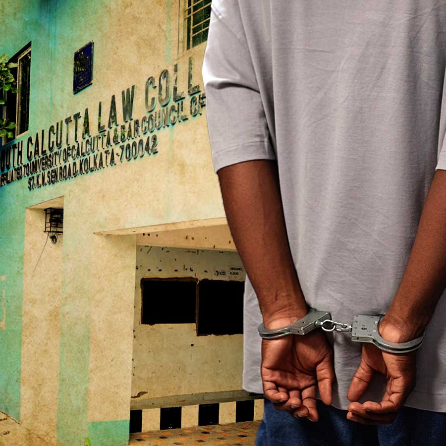 Security guard of South Calcutta Girls' College has been arrested in Kasba Case dgtl