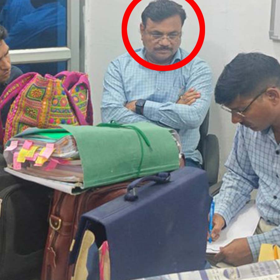 Rajasthan top cop arrested for taking huge amount of bribe dgtl