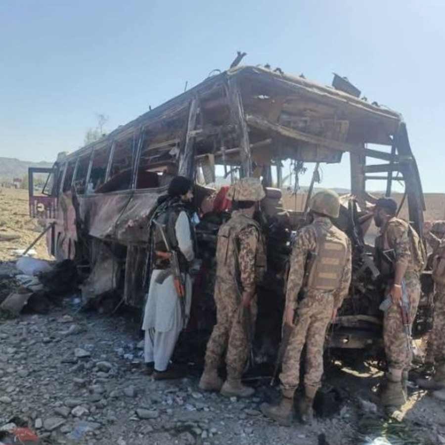Suicide bomber rams military convoy in Pakistan, several killed dgtl