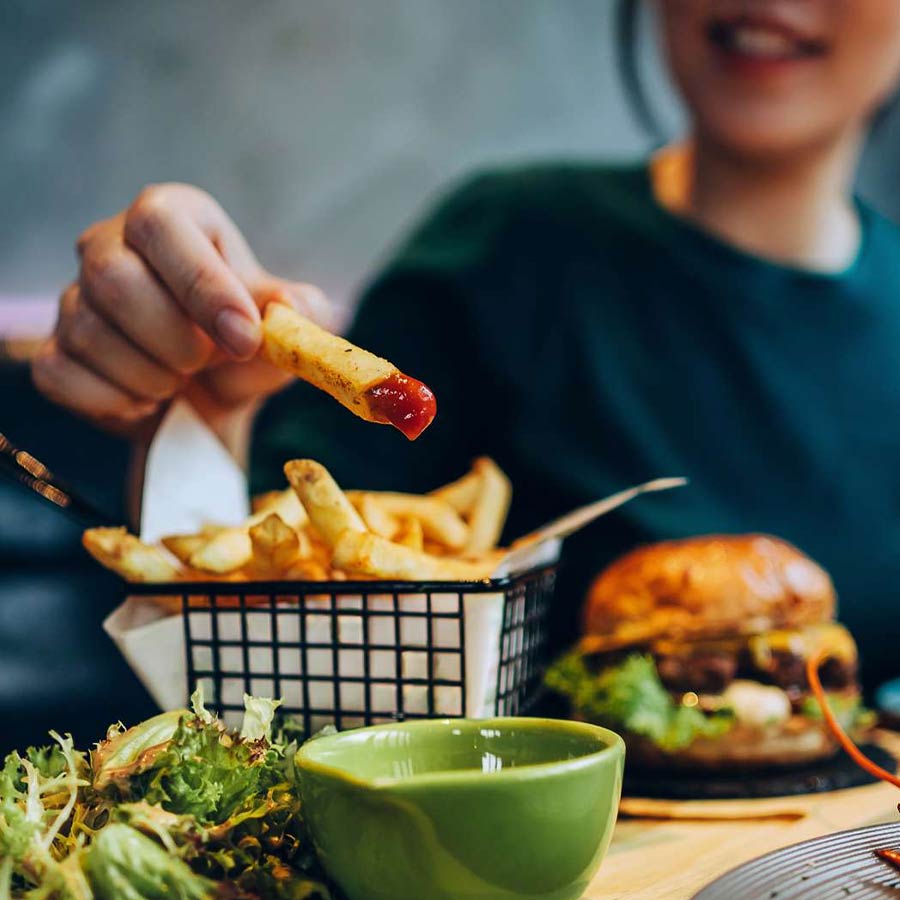 Avoid these 5 eating mistakes to stay fit during your weight loss journey