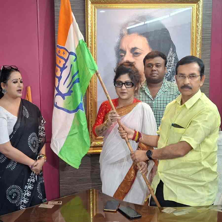 Social activist Sudipta Roychowdhury has left the BJP and returned to her old party, Congress