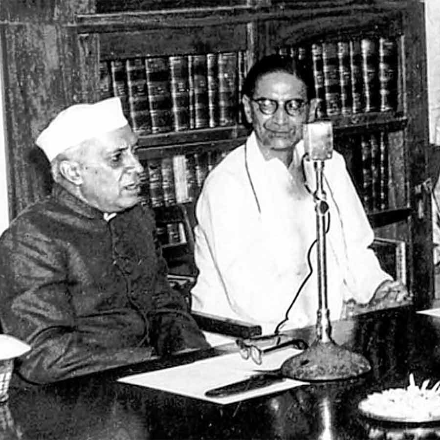 The responsibility of science is to play an important role in nation-building