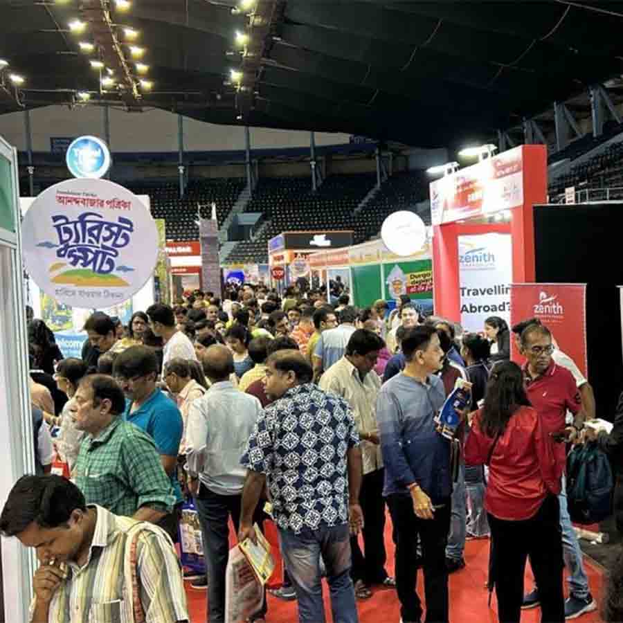 Even during the disaster, there was a crowd at the 'Anandabazar Tourist Spot'