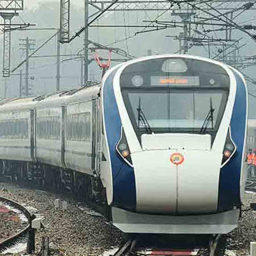 Vande Bharat trains to be manufactured with the help of robots at Titagarh factory