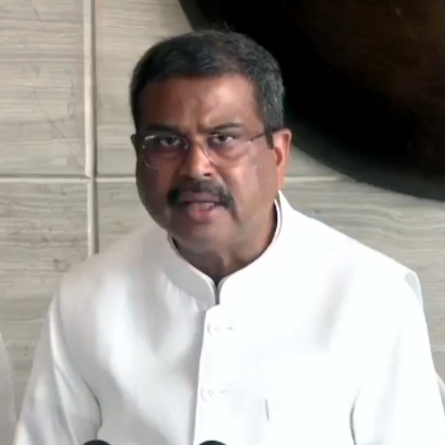 BJP Union Education Minister Dharmendra Pradhan slams TMC regarding Kasba Law college incident, attacks CM Mamata Banerjee from Kolkata press meet dgtl